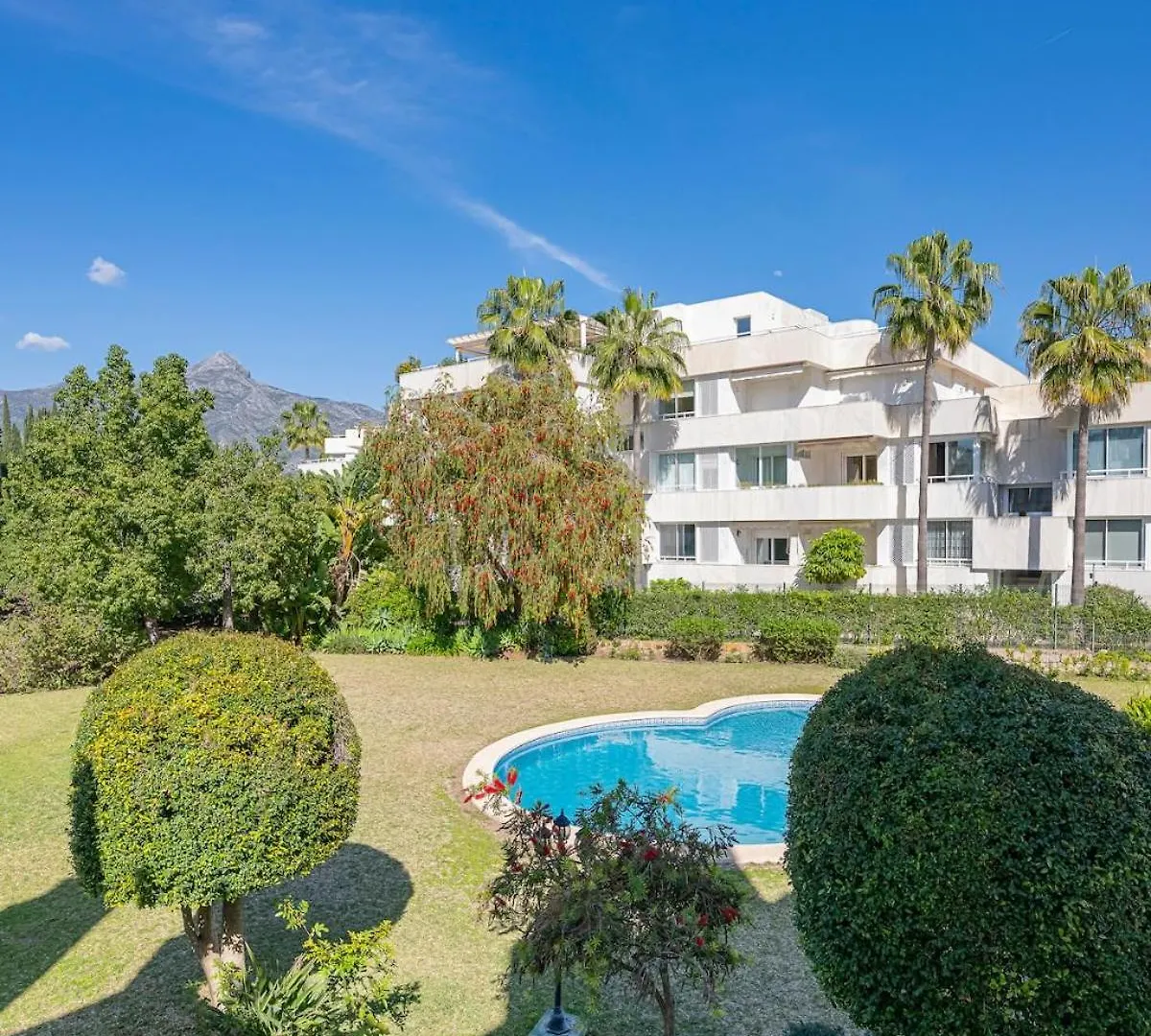 Nyaraló Charming Townhouse With Pool In Nueva Andalucia Villa Marbella