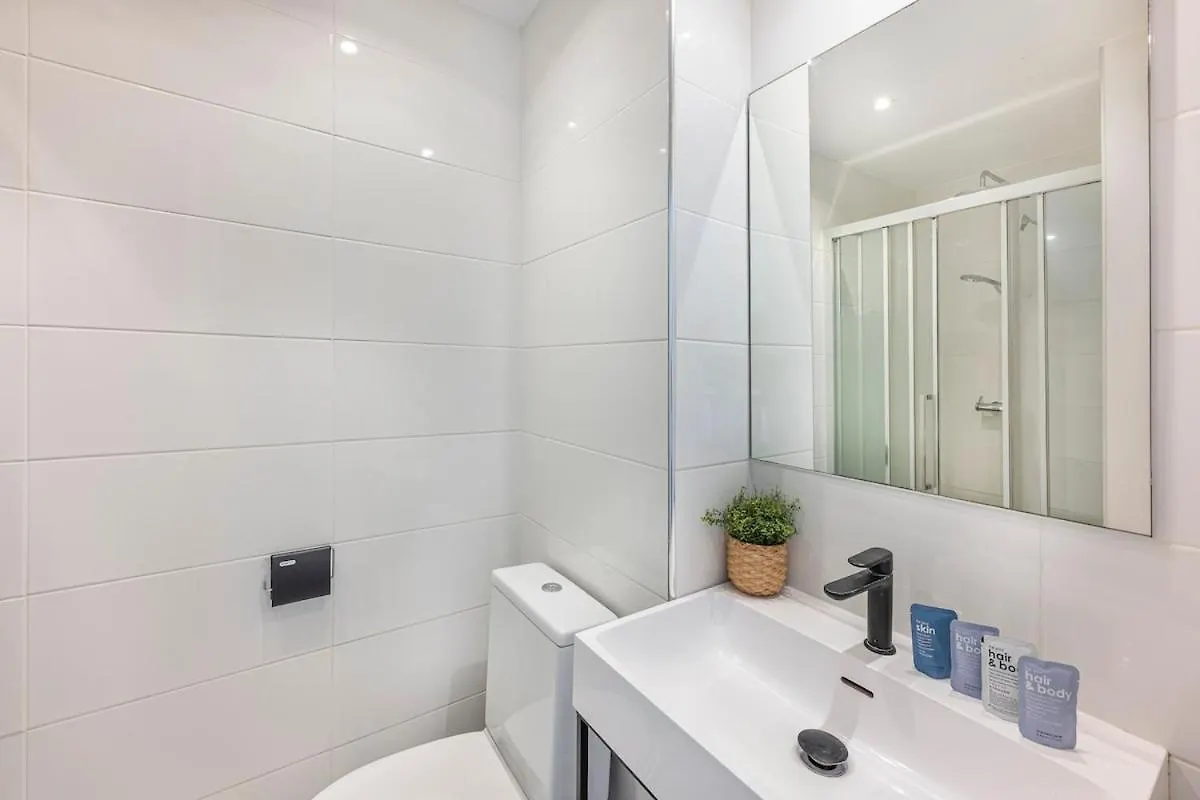 בית נופש הוילה מארבלה Charming Townhouse With Pool In Nueva Andalucia