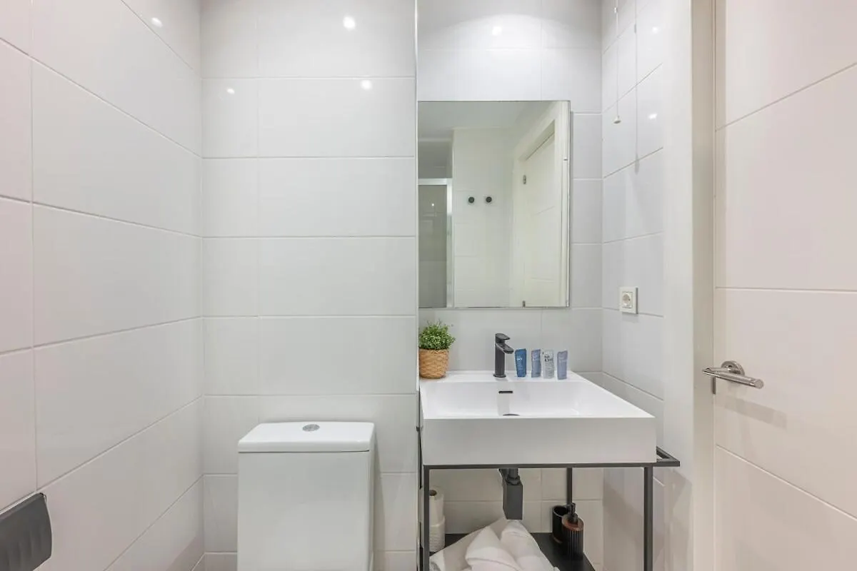 הוילה מארבלה Charming Townhouse With Pool In Nueva Andalucia בית נופש
