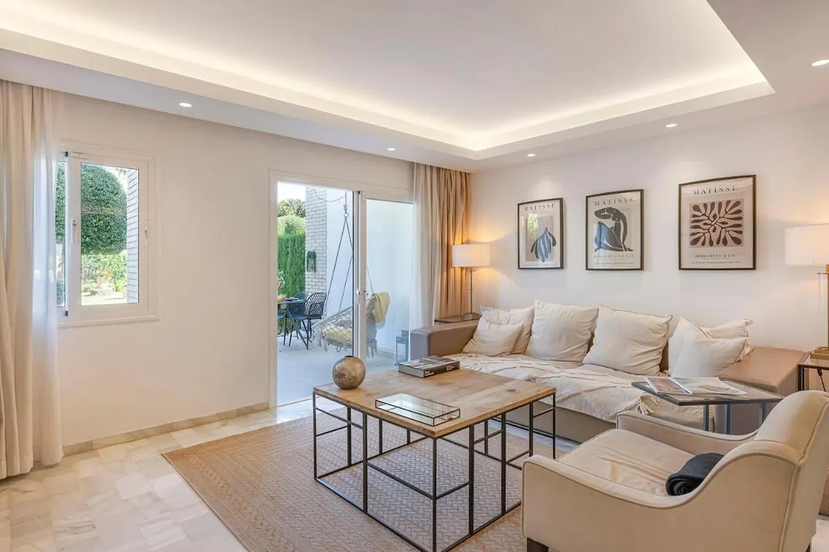 הוילה מארבלה Charming Townhouse With Pool In Nueva Andalucia 0*,