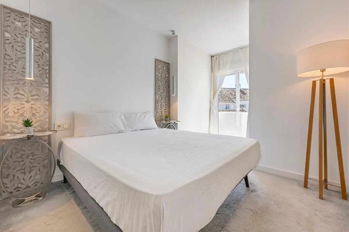 בית נופש הוילה מארבלה Charming Townhouse With Pool In Nueva Andalucia