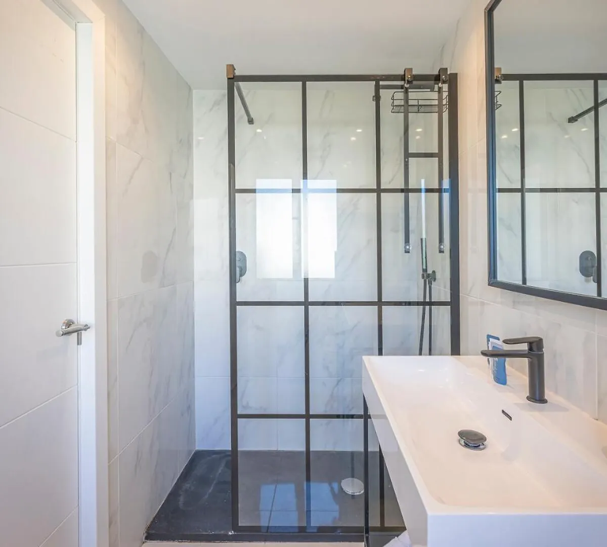 הוילה מארבלה Charming Townhouse With Pool In Nueva Andalucia