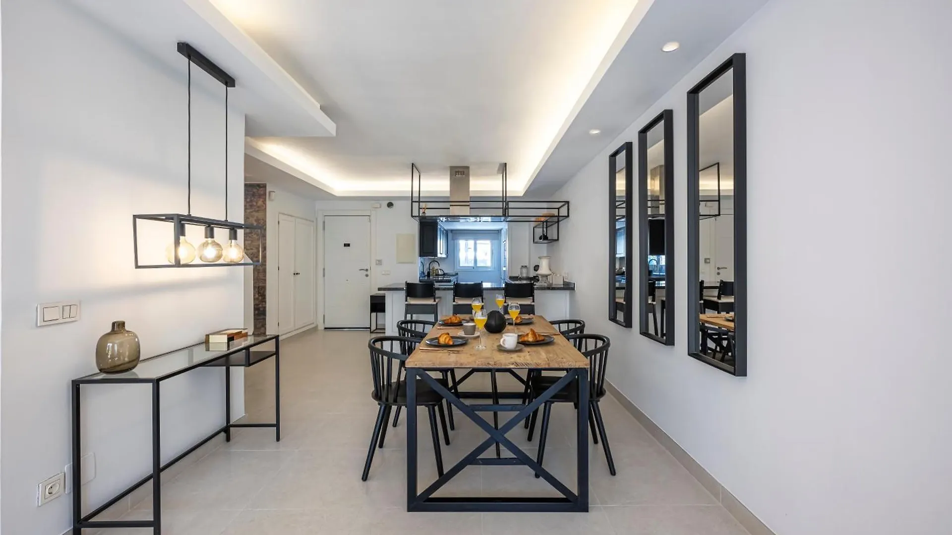 בית נופש הוילה מארבלה Charming Townhouse With Pool In Nueva Andalucia