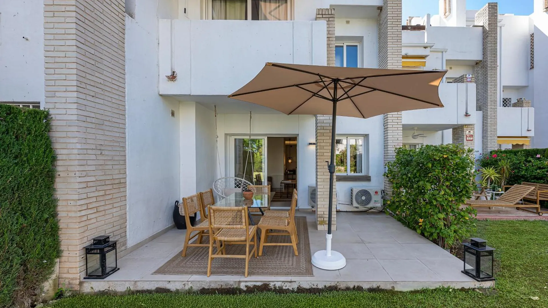 הוילה מארבלה Charming Townhouse With Pool In Nueva Andalucia בית נופש