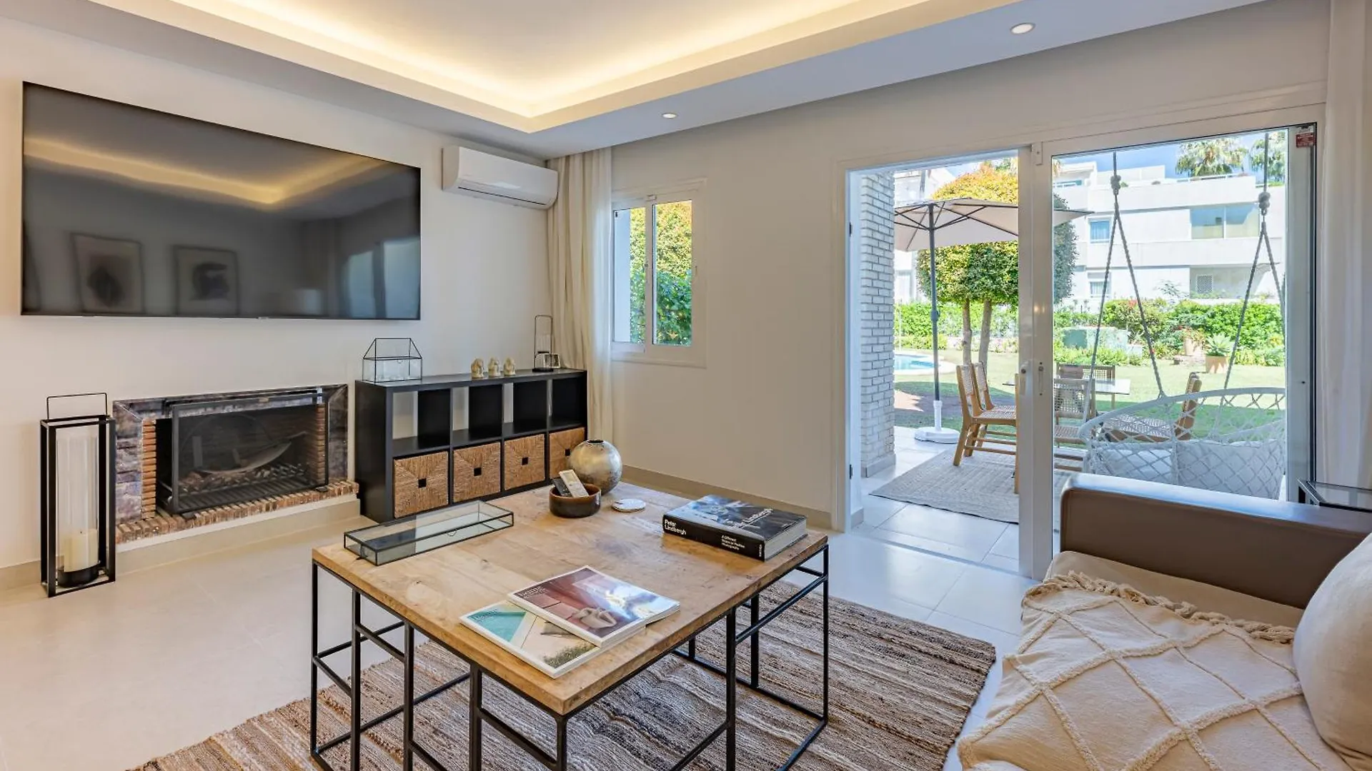 בית נופש הוילה מארבלה Charming Townhouse With Pool In Nueva Andalucia ספרד