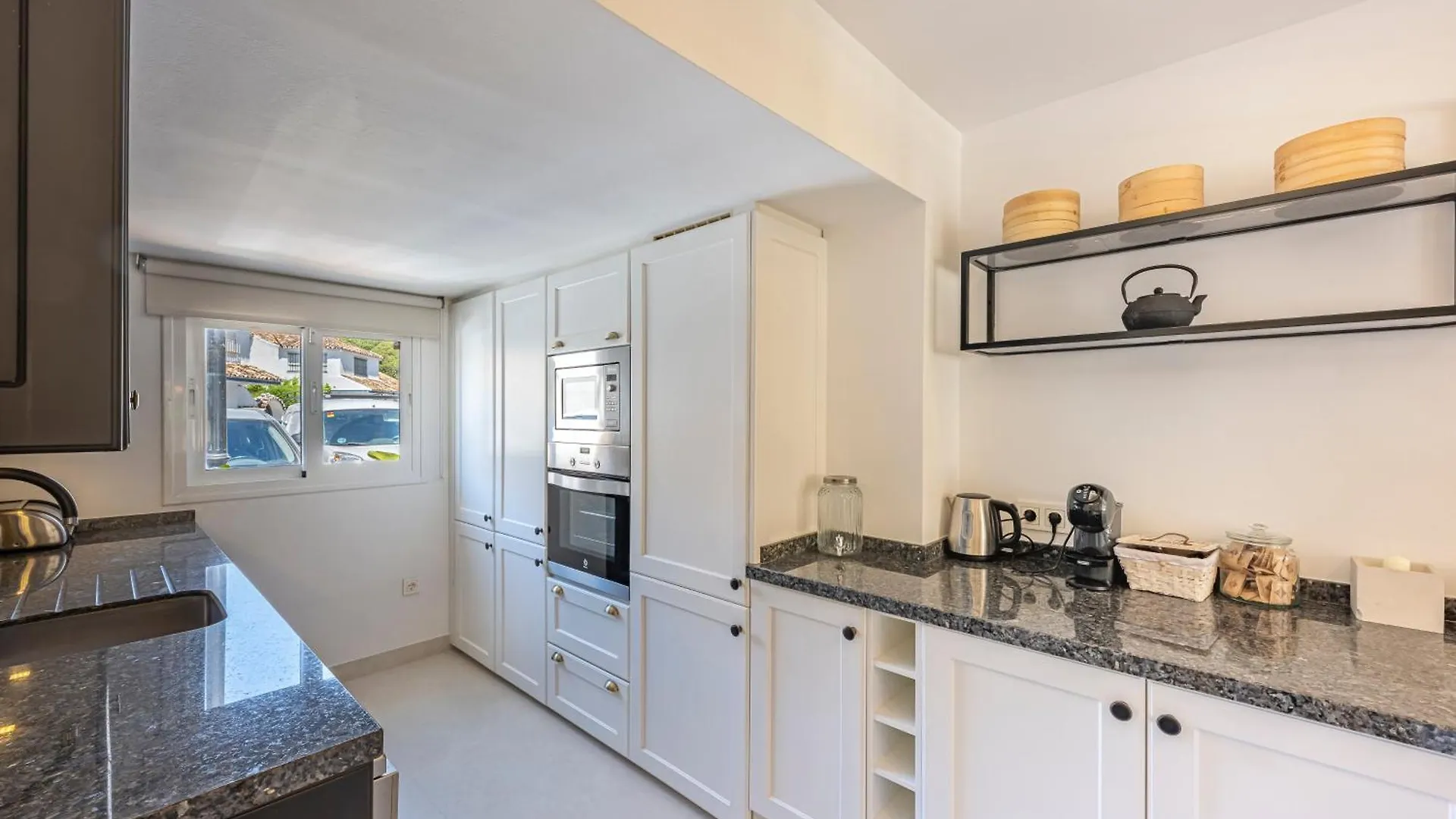 בית נופש הוילה מארבלה Charming Townhouse With Pool In Nueva Andalucia