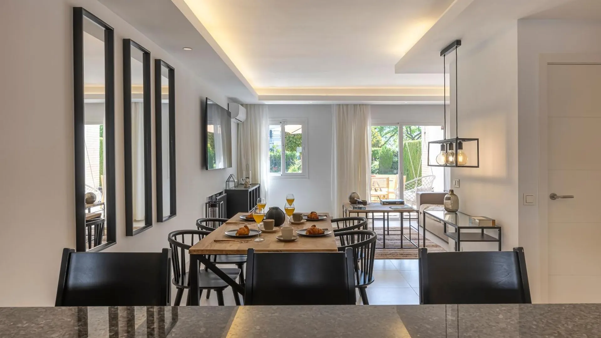 בית נופש הוילה מארבלה Charming Townhouse With Pool In Nueva Andalucia