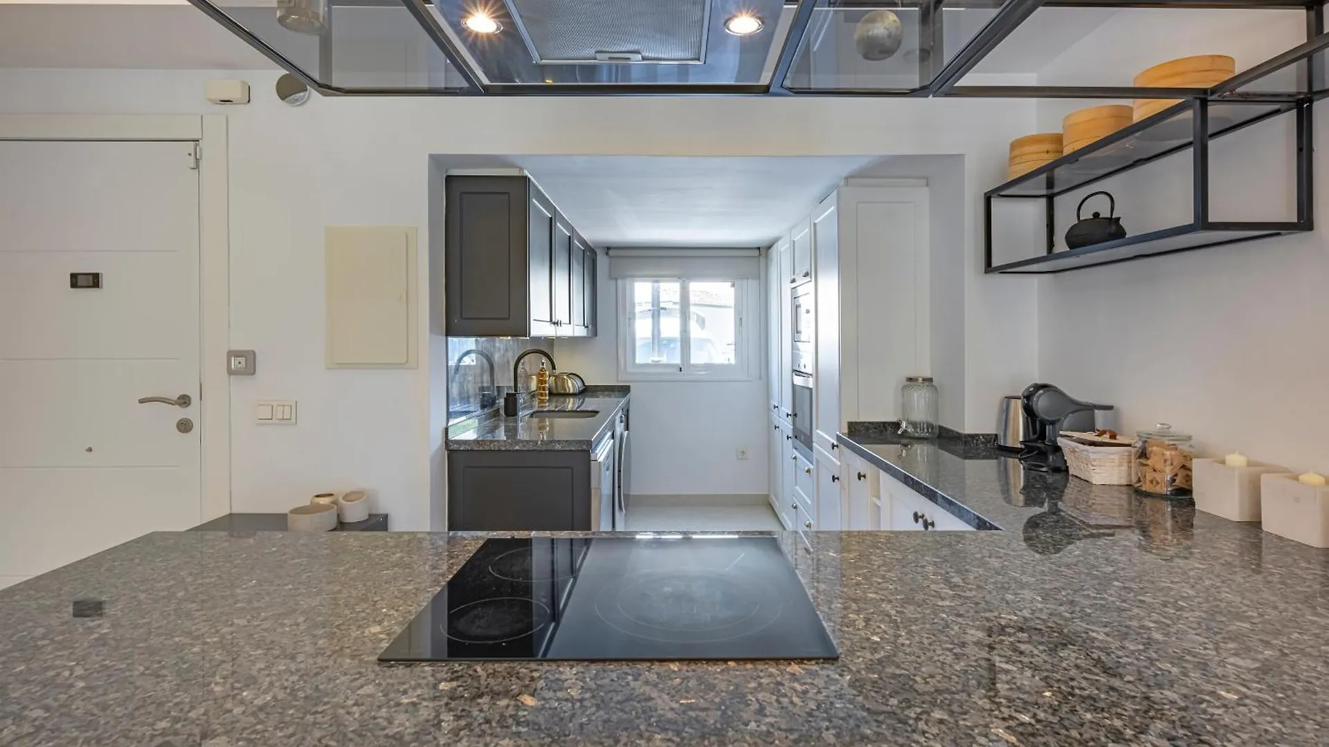 הוילה מארבלה Charming Townhouse With Pool In Nueva Andalucia בית נופש