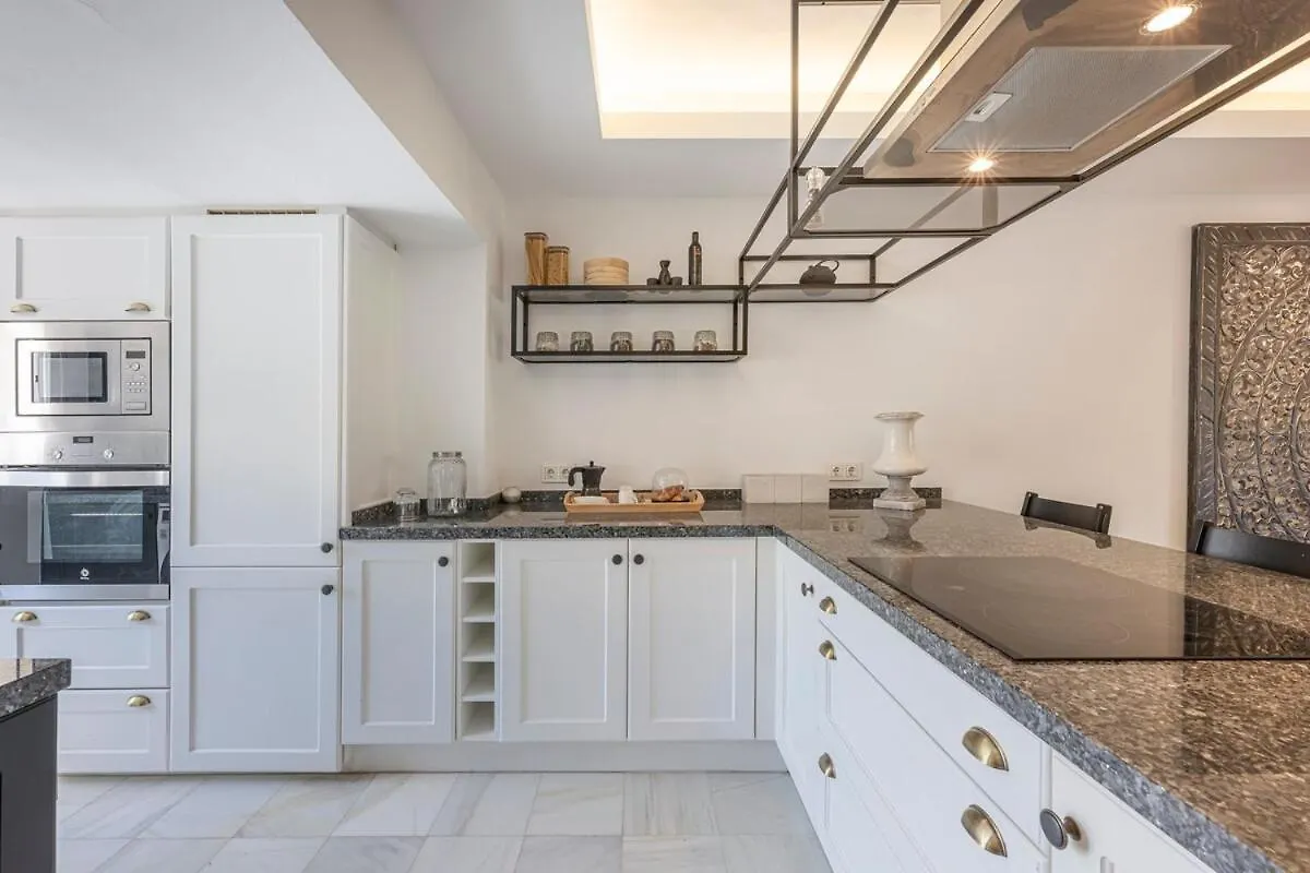 Casa vacanze Villa Charming Townhouse With Pool In Nueva Andalucia Marbella