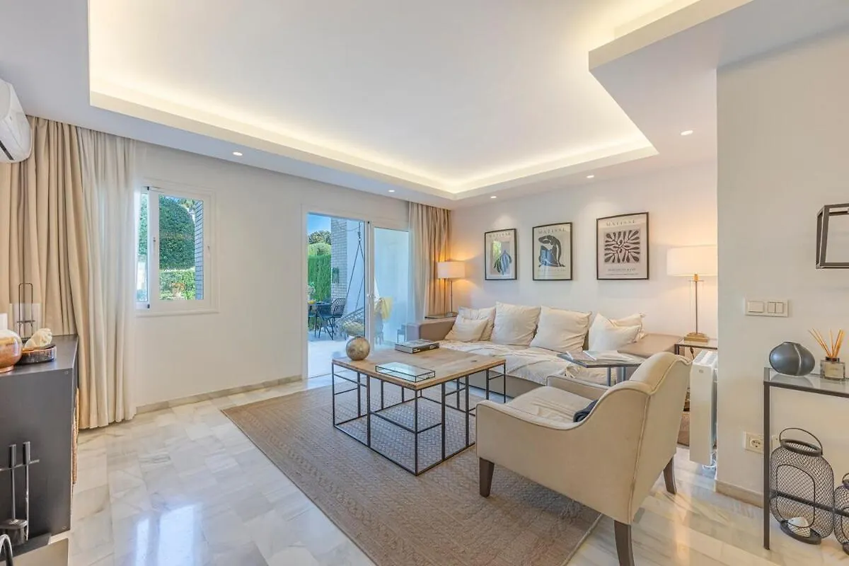 Villa Charming Townhouse With Pool In Nueva Andalucia Marbella Casa vacanze