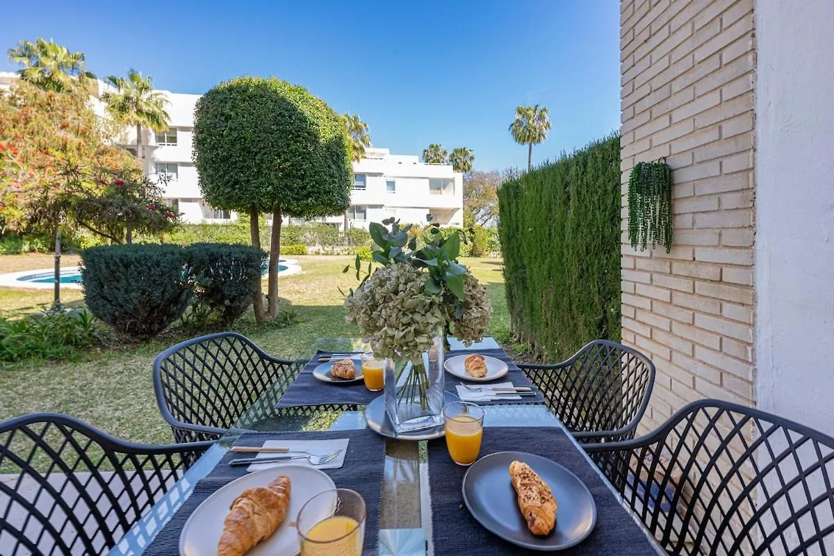 Casa vacanze Villa Charming Townhouse With Pool In Nueva Andalucia Marbella